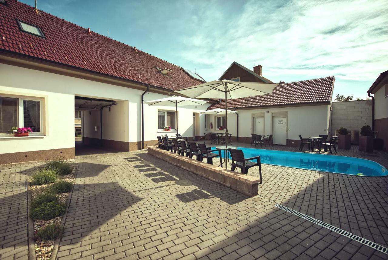 Penzion Kratochvil Dolni Dunajovice Exterior photo