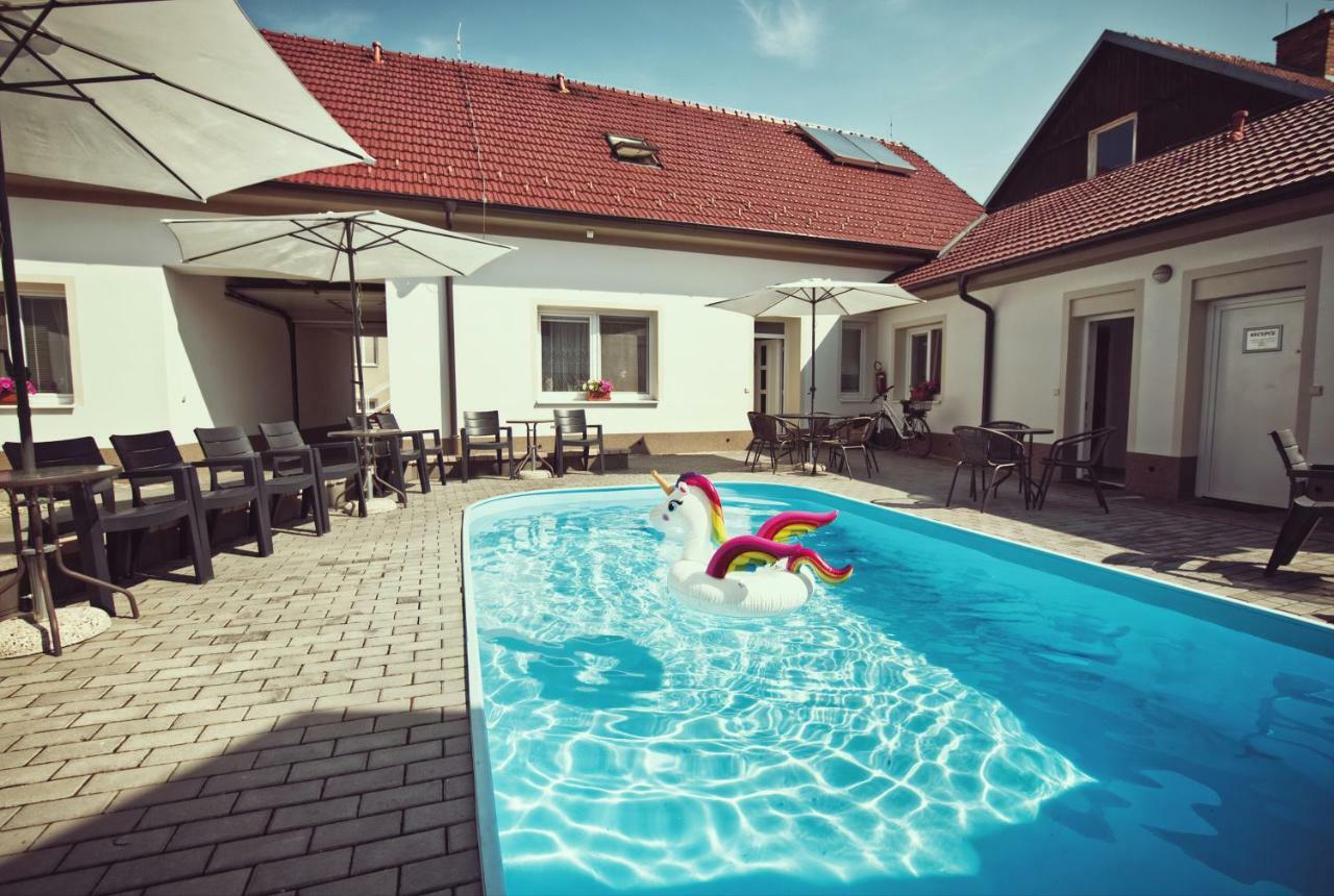 Penzion Kratochvil Dolni Dunajovice Exterior photo